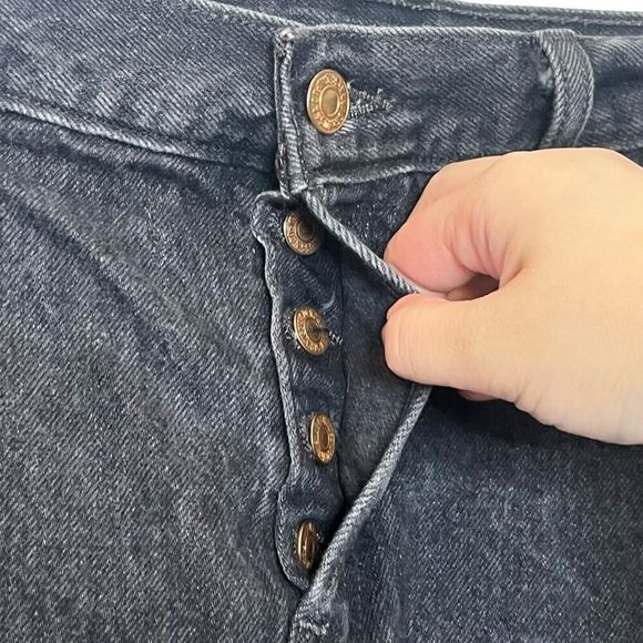 Levi’s High Rise Distressed Denim Cut Off Shorts Women’s Size 31 Black Rigid - Picture 6 of 11